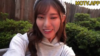 妻子明明就在旁边……在裙子里偷偷诱惑的跨出婚礼美容师性交 小野夕子